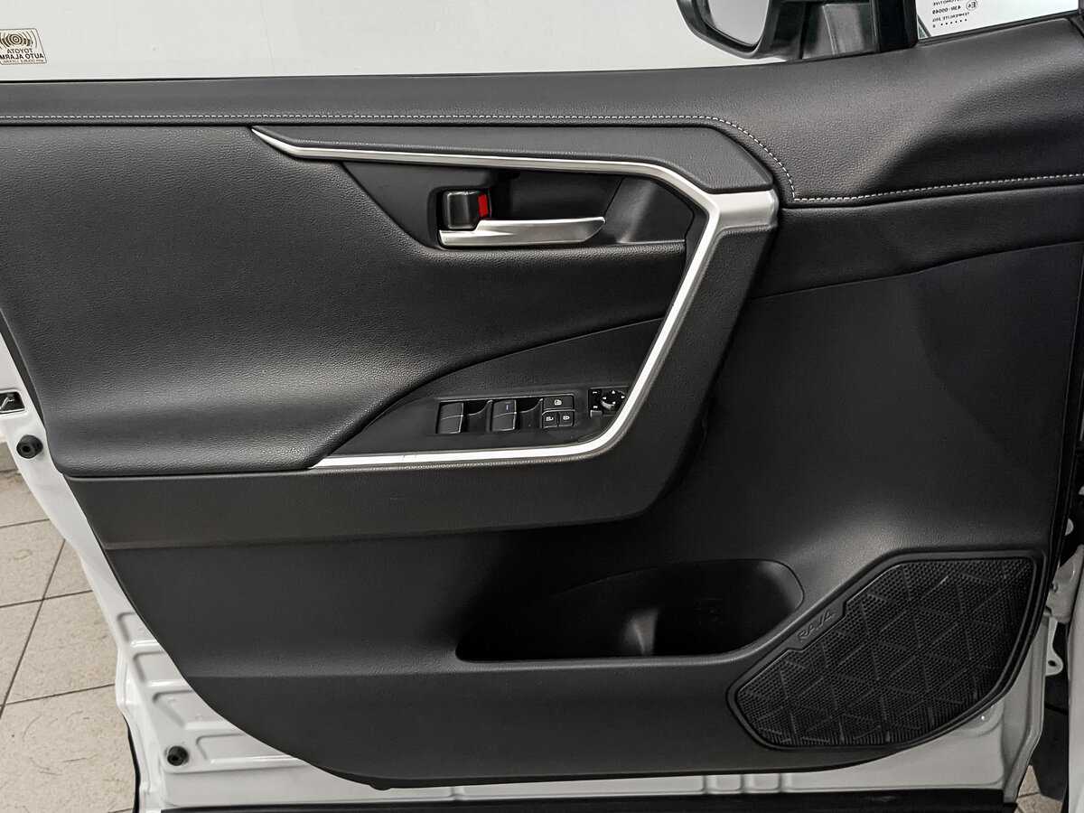 Toyota RAV4 2020 года с пробегом. Фото: #18