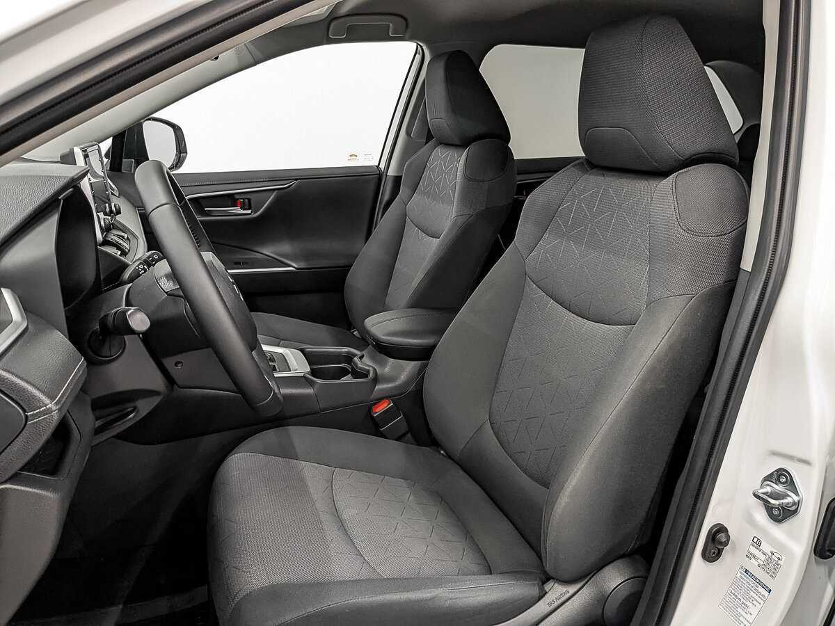 Toyota RAV4 2020 года с пробегом. Фото: #19