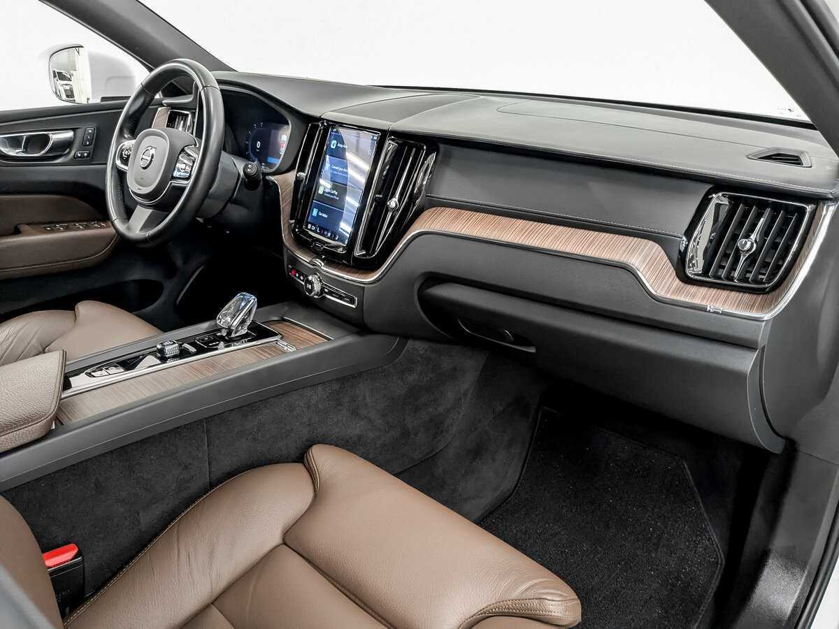 Volvo XC60 2021 года с пробегом. Фото: #10