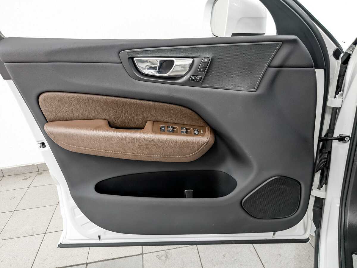 Volvo XC60 2021 года с пробегом. Фото: #16