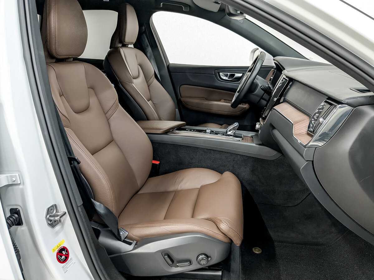 Volvo XC60 2021 года с пробегом. Фото: #20