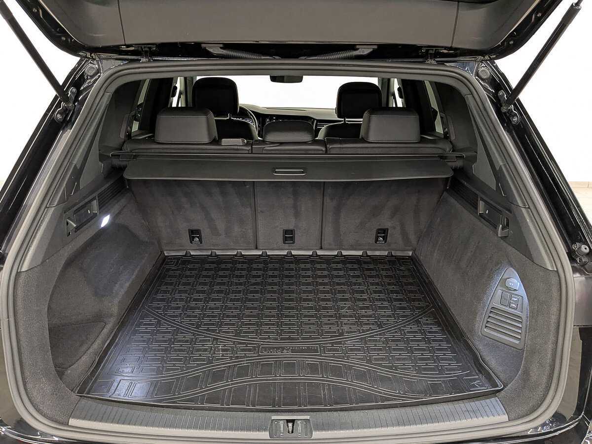 Volkswagen Touareg 2019 года с пробегом. Фото: #9