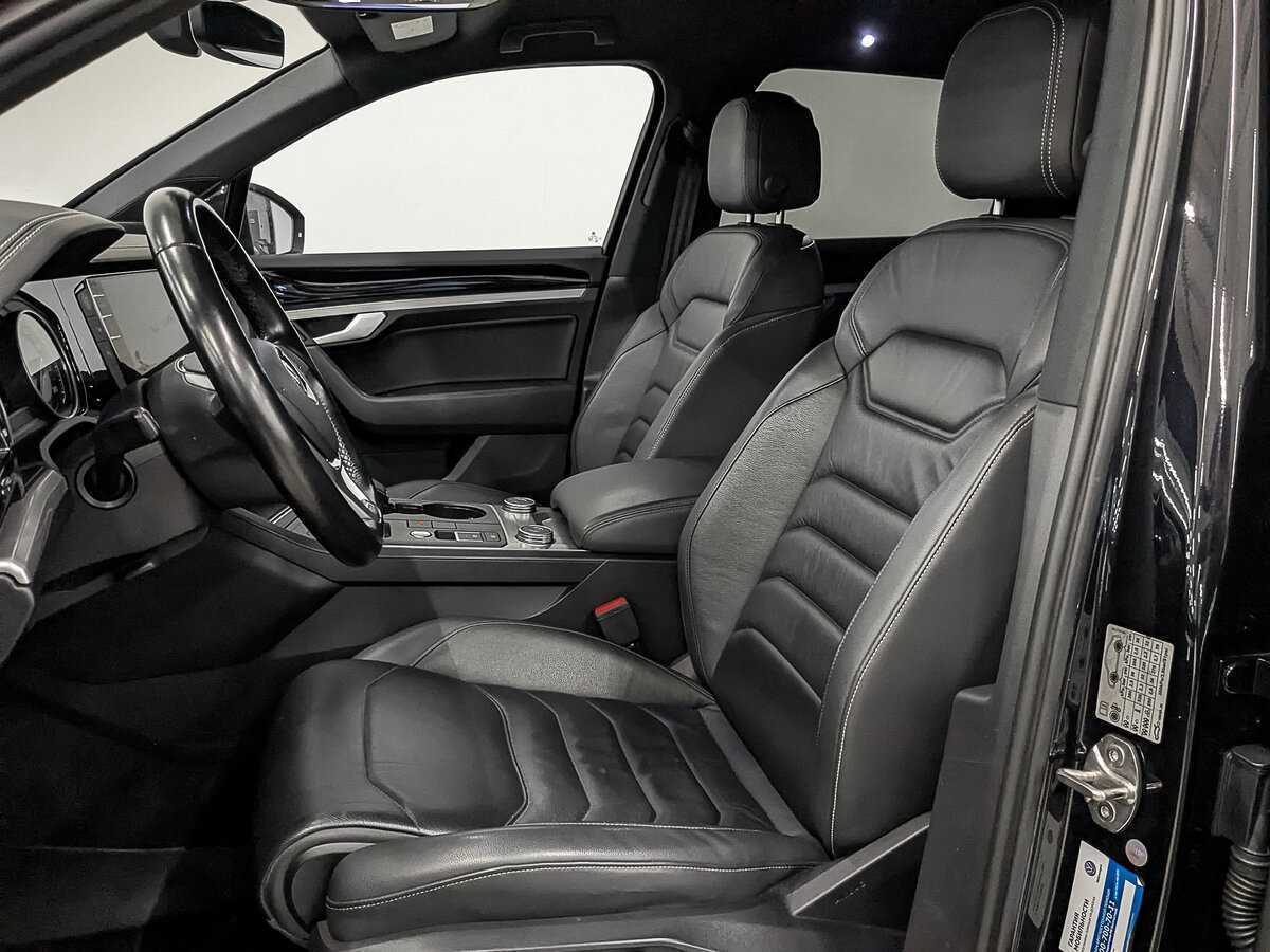 Volkswagen Touareg 2019 года с пробегом. Фото: #19