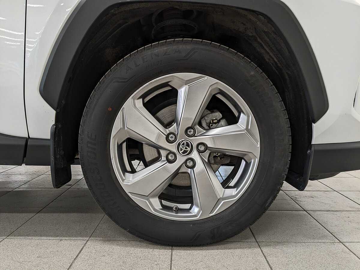 Toyota RAV4 2022 года с пробегом. Фото: #11