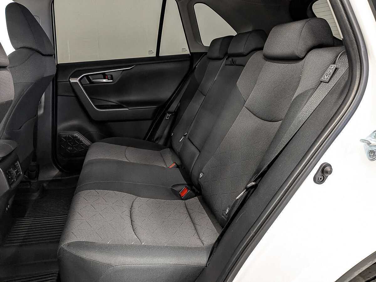 Toyota RAV4 2022 года с пробегом. Фото: #17