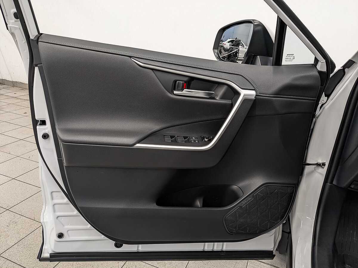 Toyota RAV4 2022 года с пробегом. Фото: #18