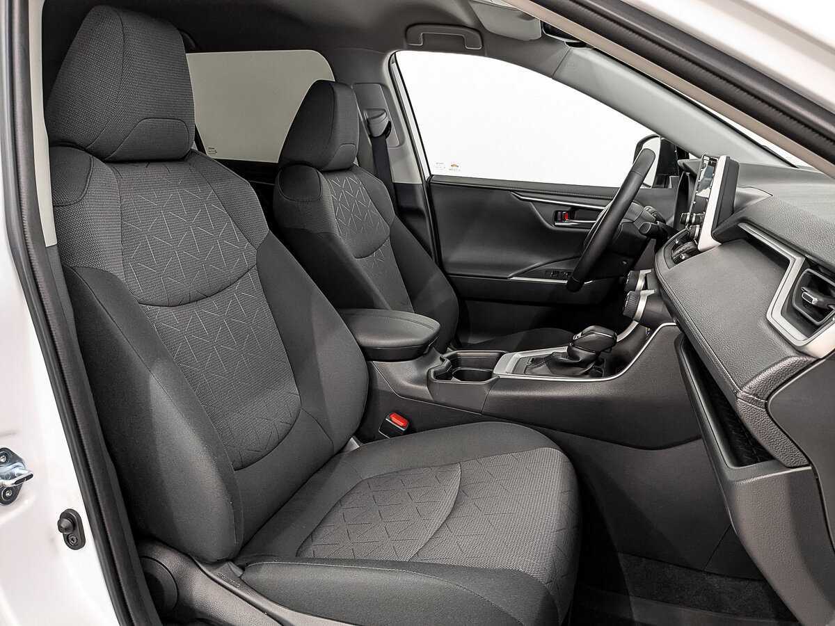 Toyota RAV4 2022 года с пробегом. Фото: #22