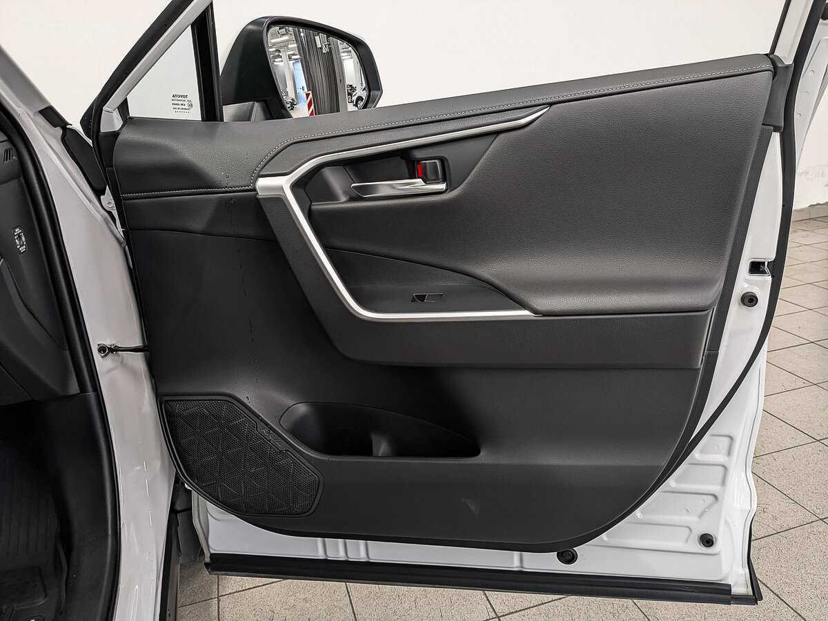 Toyota RAV4 2022 года с пробегом. Фото: #23