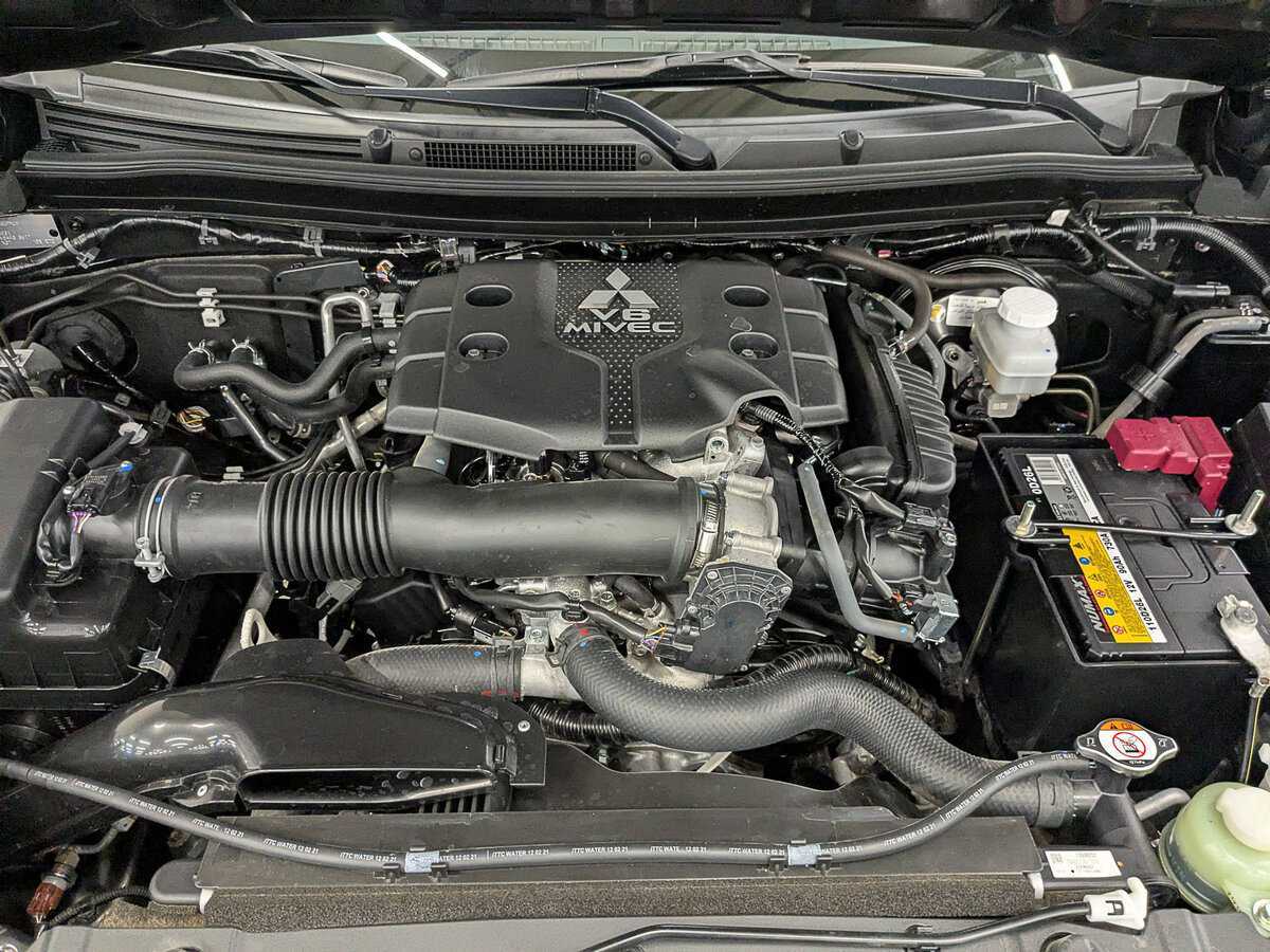 Mitsubishi Montero Sport 2021 года с пробегом. Фото: #8