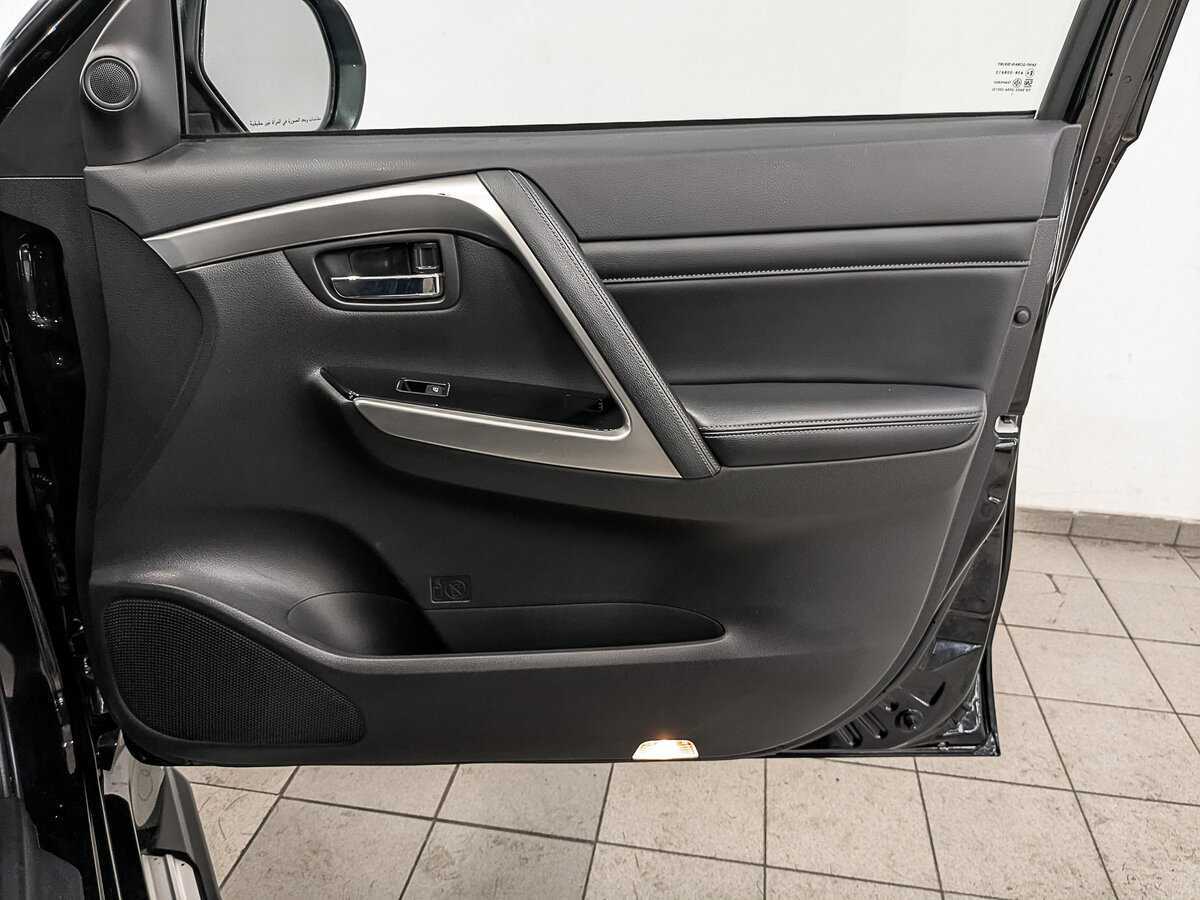 Mitsubishi Montero Sport 2021 года с пробегом. Фото: #22