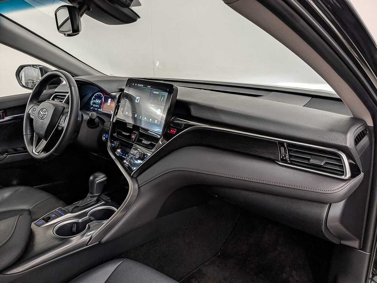 Toyota Camry 2023 года с пробегом. Фото: #12