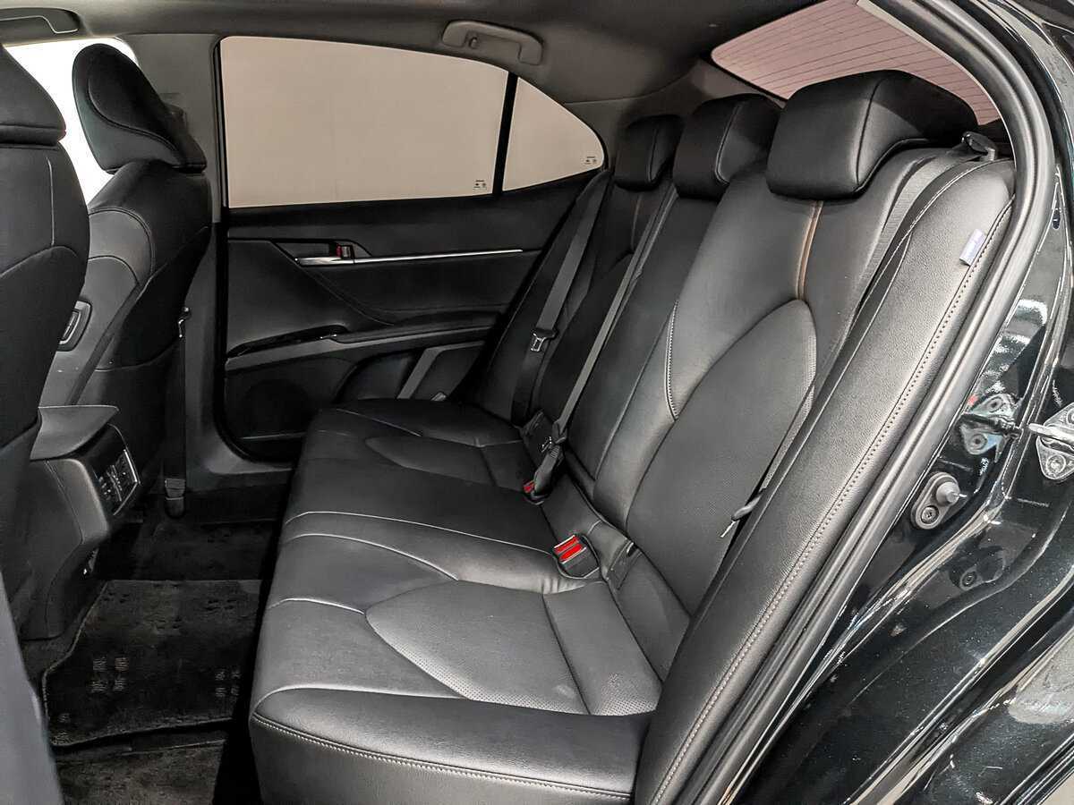 Toyota Camry 2023 года с пробегом. Фото: #17