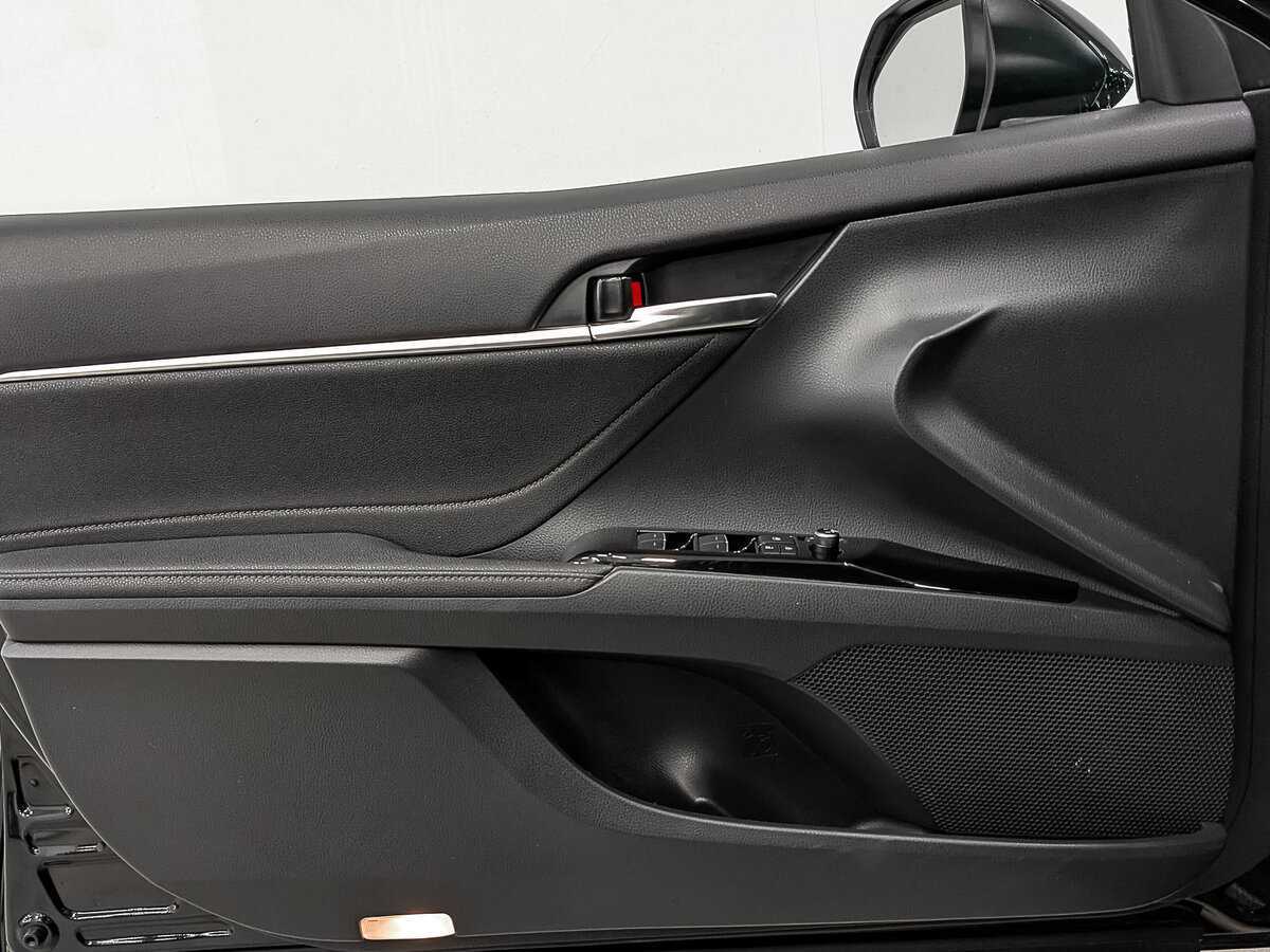 Toyota Camry 2023 года с пробегом. Фото: #18