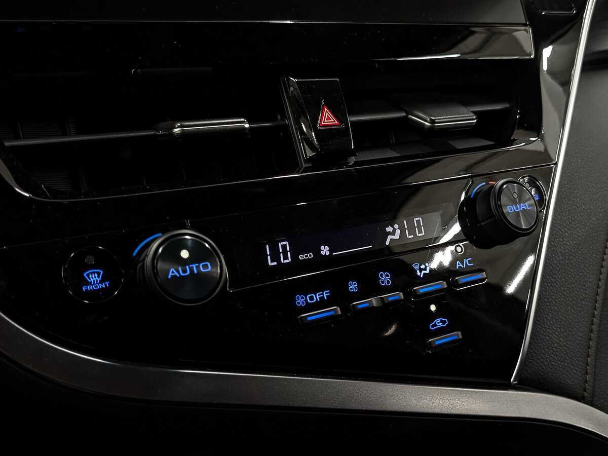 Toyota Camry 2023 года с пробегом. Фото: #20