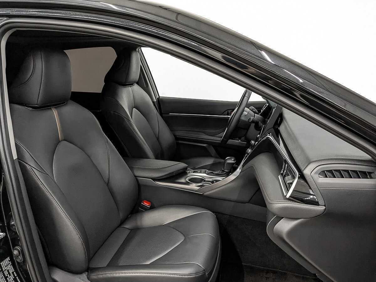 Toyota Camry 2023 года с пробегом. Фото: #23