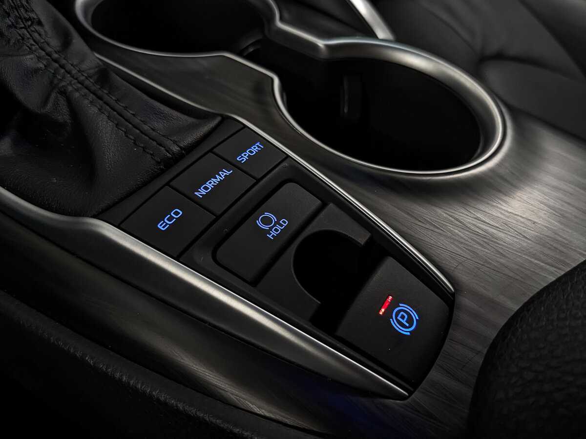 Toyota Camry 2023 года с пробегом. Фото: #26