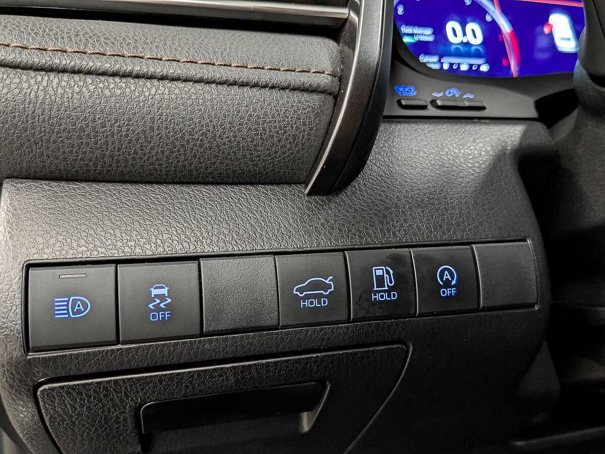 Toyota Camry 2023 года с пробегом. Фото: #28