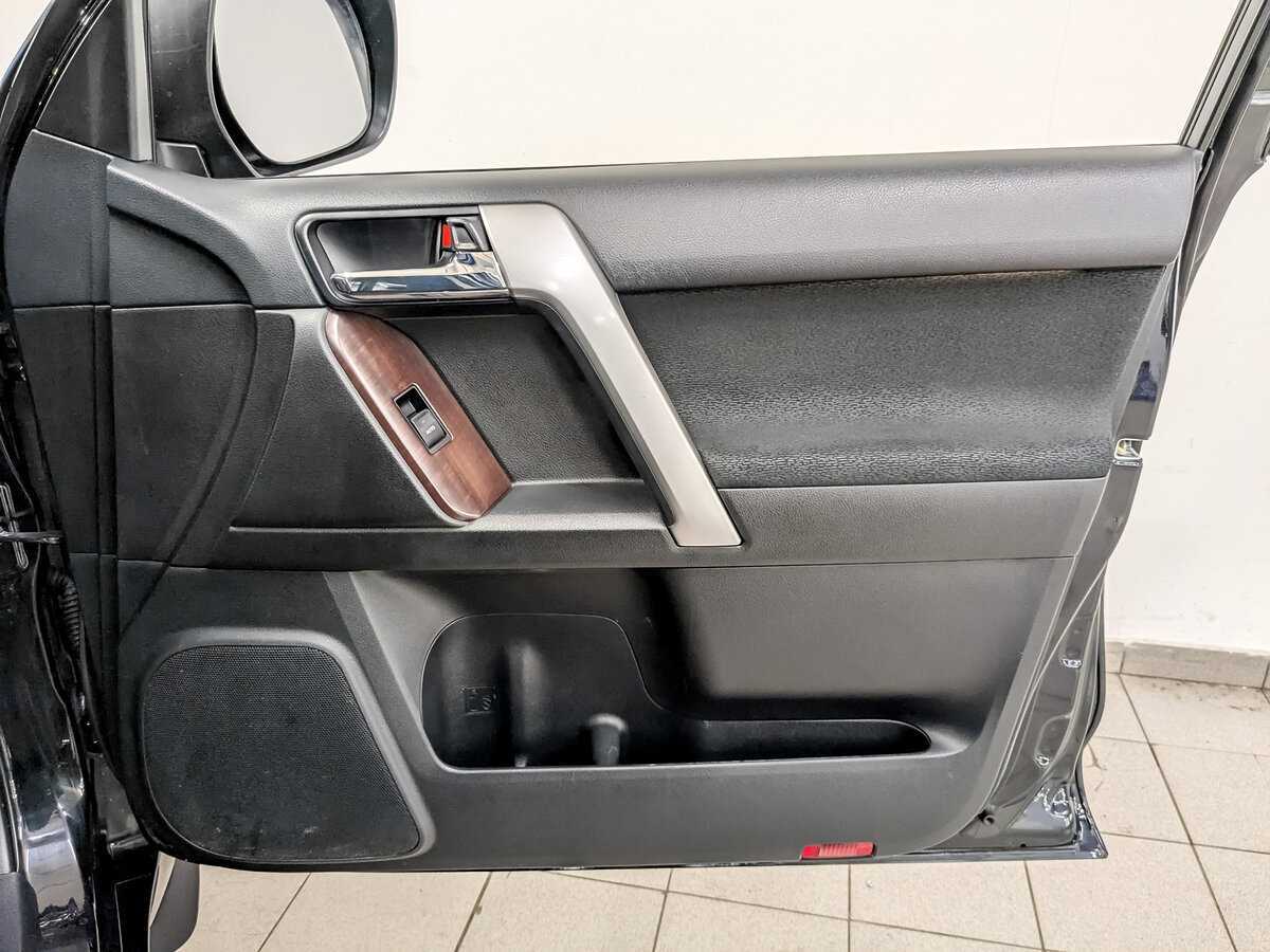 Toyota Land Cruiser Prado 2015 года с пробегом. Фото: #23