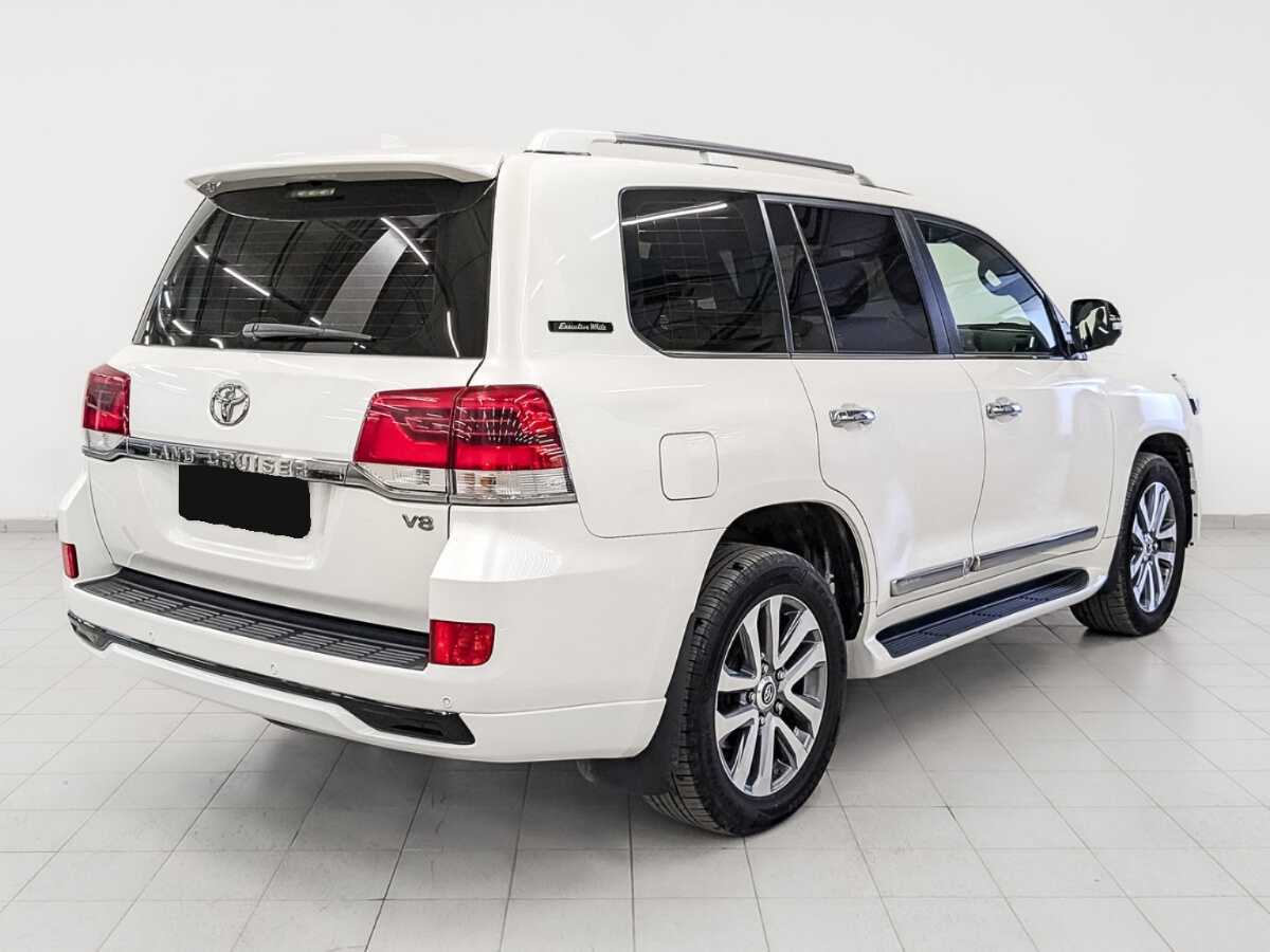 Toyota Land Cruiser 2017 года с пробегом. Фото: #4