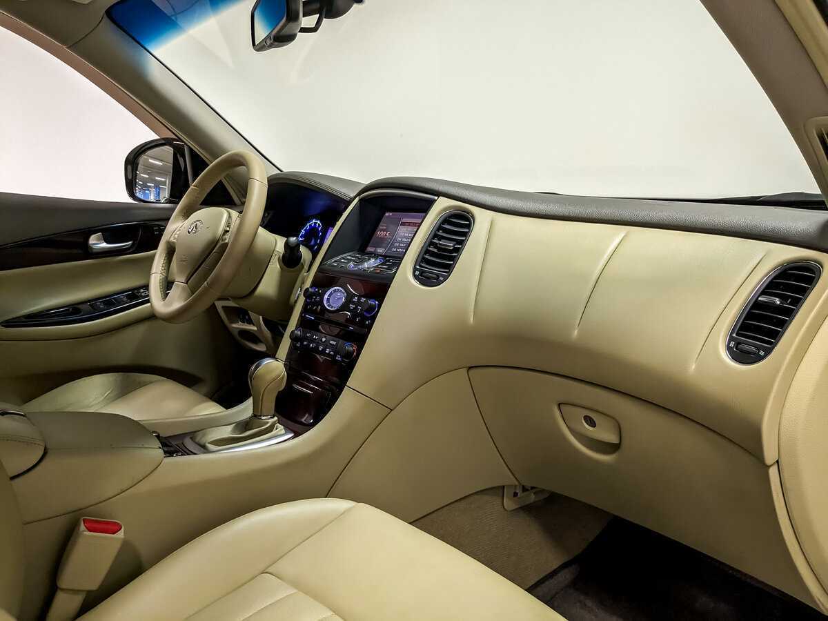 Infiniti QX50 2015 года с пробегом. Фото: #10