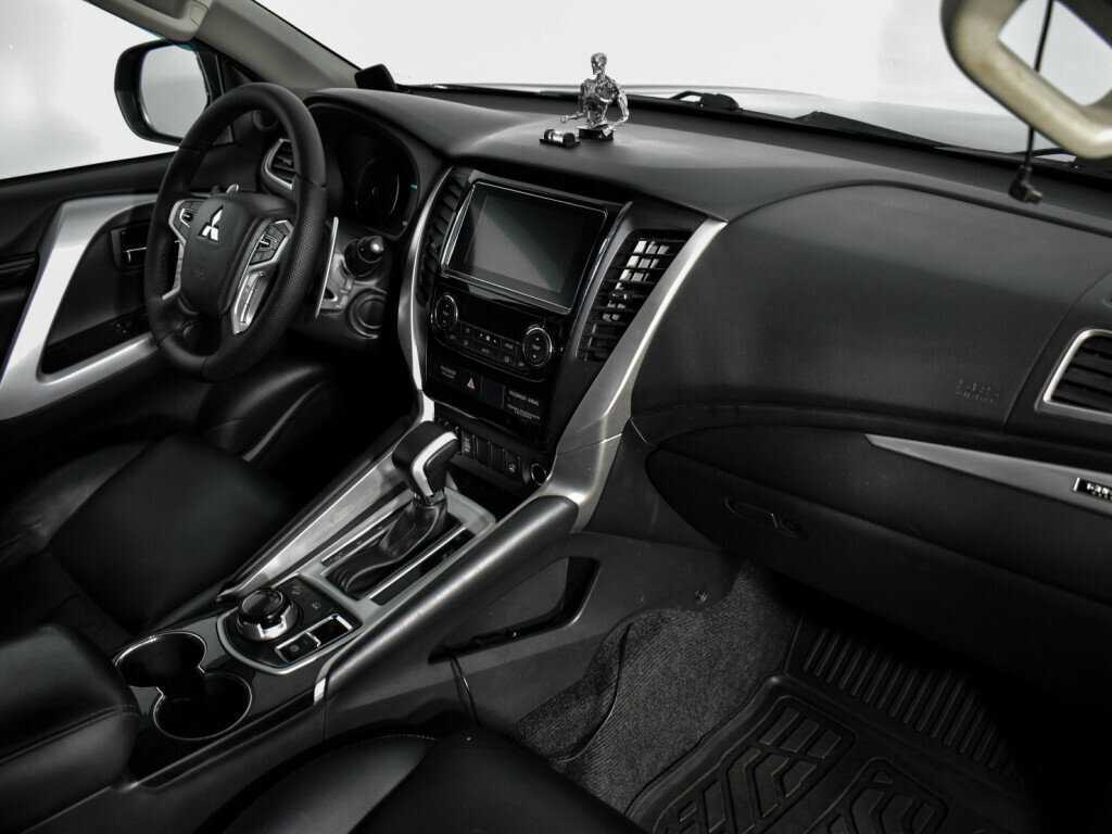 Mitsubishi Pajero Sport 2019 года с пробегом. Фото: #10