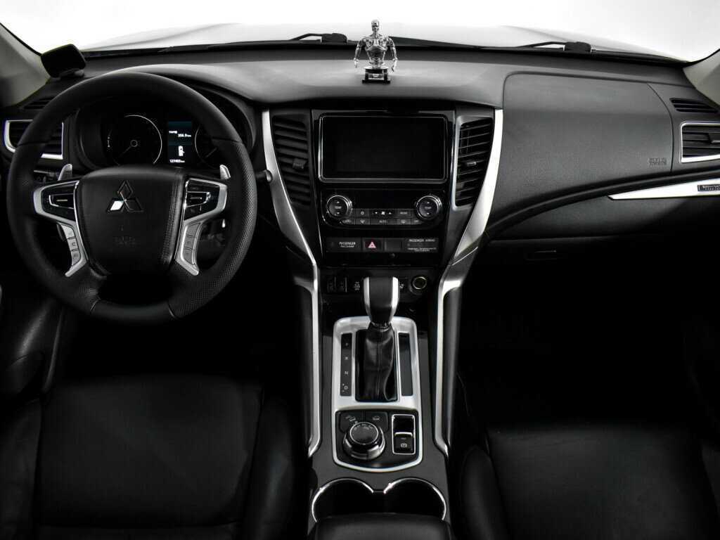 Mitsubishi Pajero Sport 2019 года с пробегом. Фото: #11