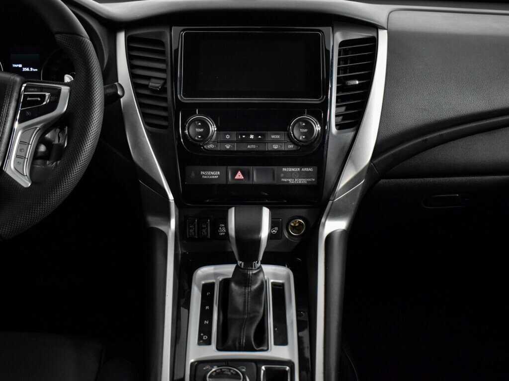 Mitsubishi Pajero Sport 2019 года с пробегом. Фото: #12