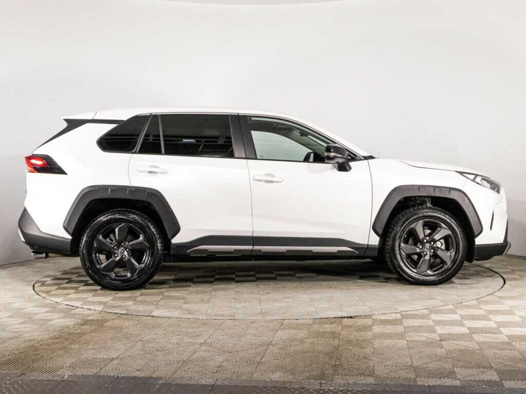 Toyota RAV4 2022 года с пробегом. Фото: #3
