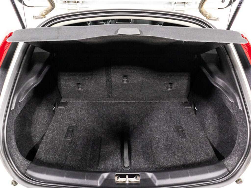 Volvo V40 Cross Country 2019 года с пробегом. Фото: #14