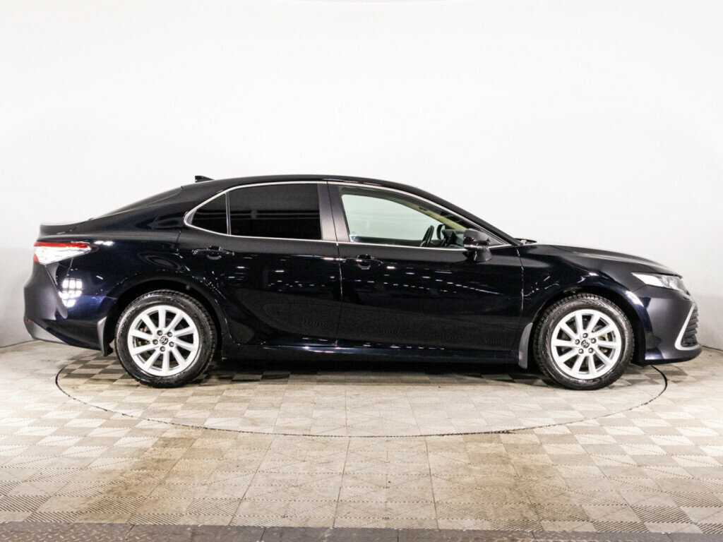 Toyota Camry 2021 года с пробегом. Фото: #3