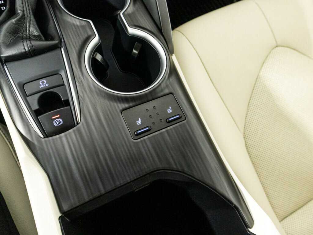 Toyota Camry 2021 года с пробегом. Фото: #17