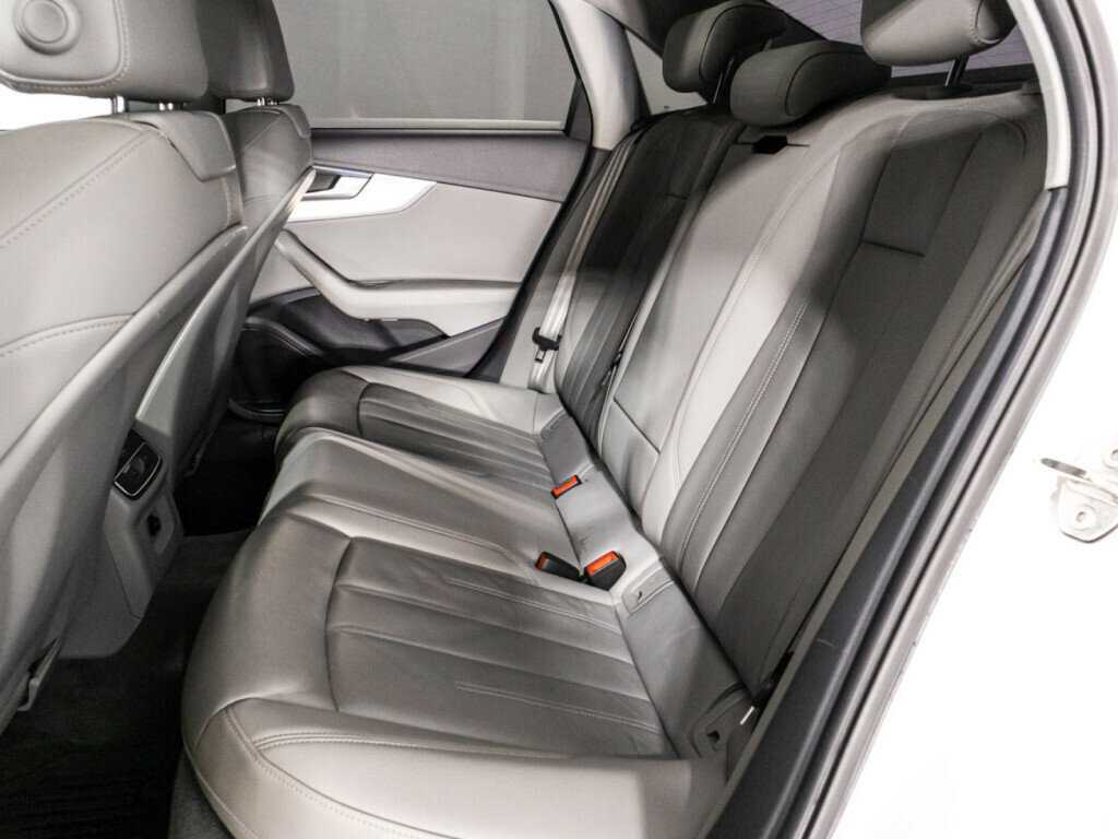 Audi A4 2015 года с пробегом. Фото: #9