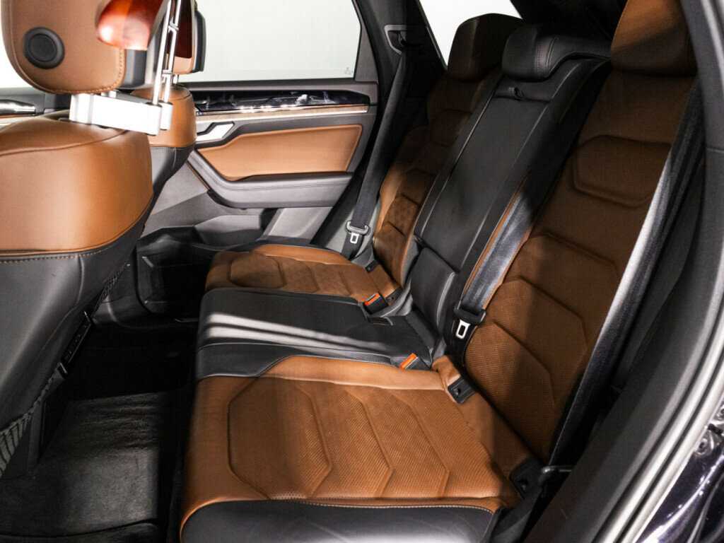 Volkswagen Touareg 2019 года с пробегом. Фото: #9