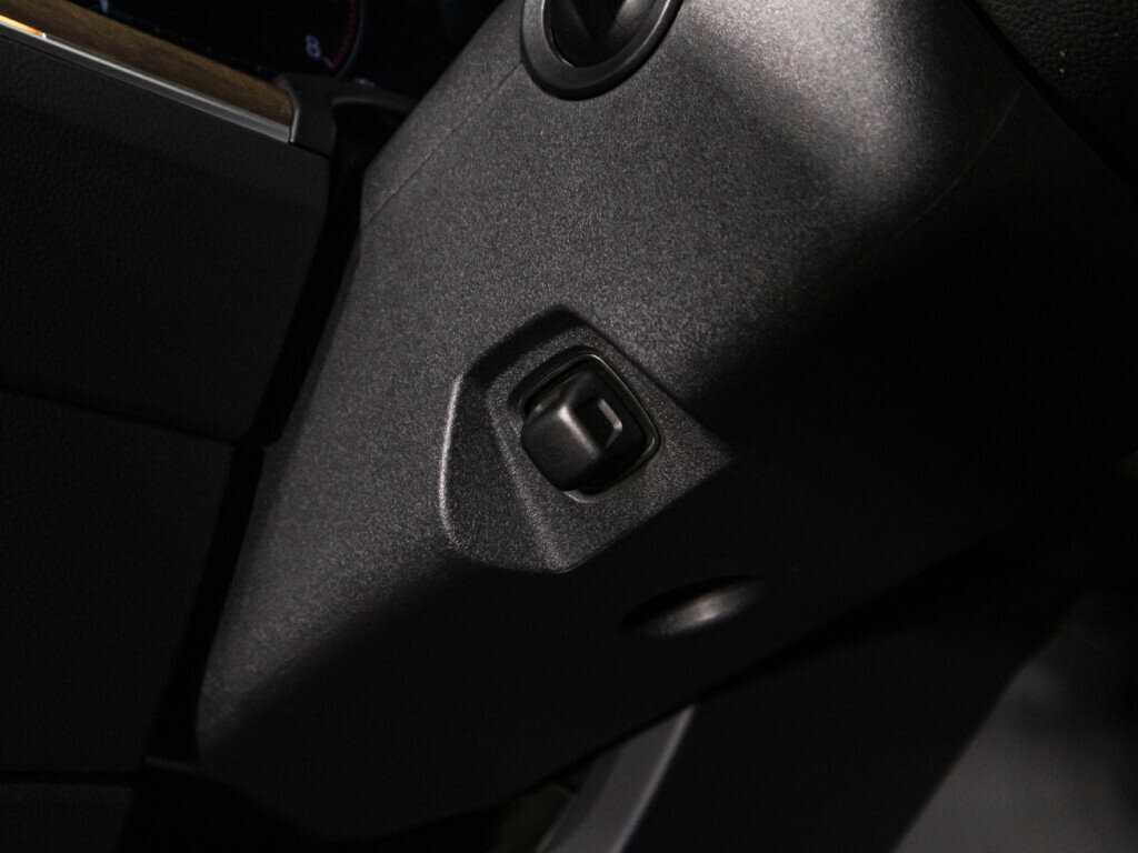 Volkswagen Touareg 2019 года с пробегом. Фото: #17