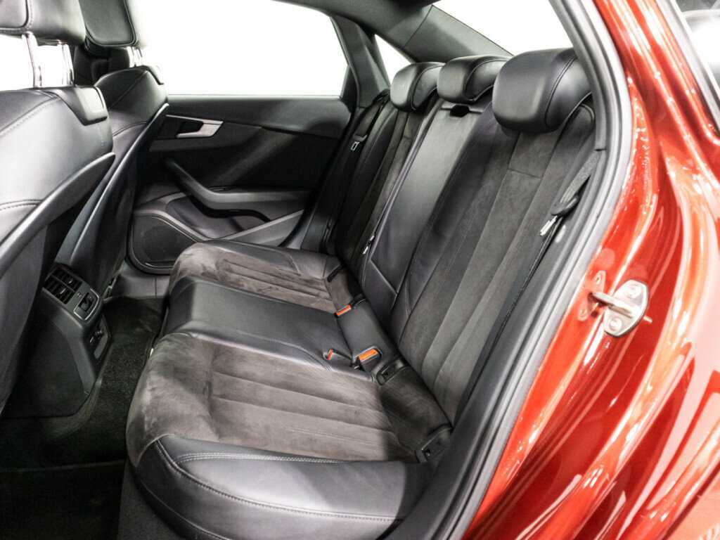 Audi A4 2019 года с пробегом. Фото: #9