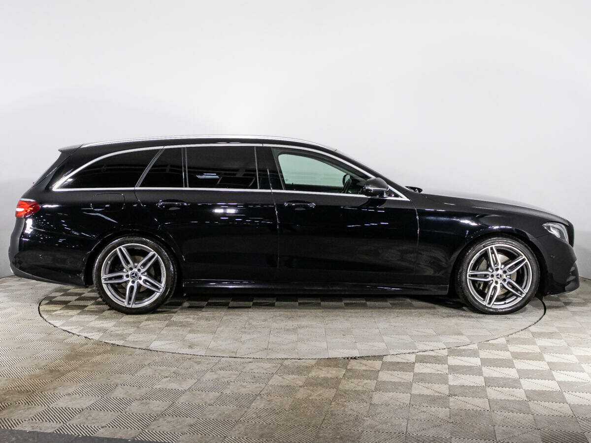 Mercedes-Benz E-Класс 2017 года с пробегом. Фото: #3