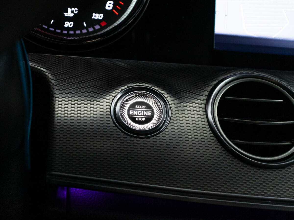 Mercedes-Benz E-Класс 2017 года с пробегом. Фото: #17