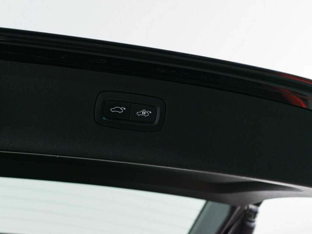 Volvo XC90 2018 года с пробегом. Фото: #9