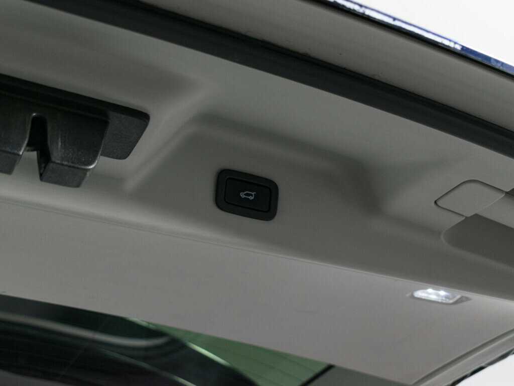 Land Rover Range Rover 2015 года с пробегом. Фото: #9