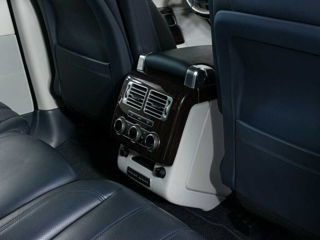 Land Rover Range Rover 2015 года с пробегом. Фото: #15