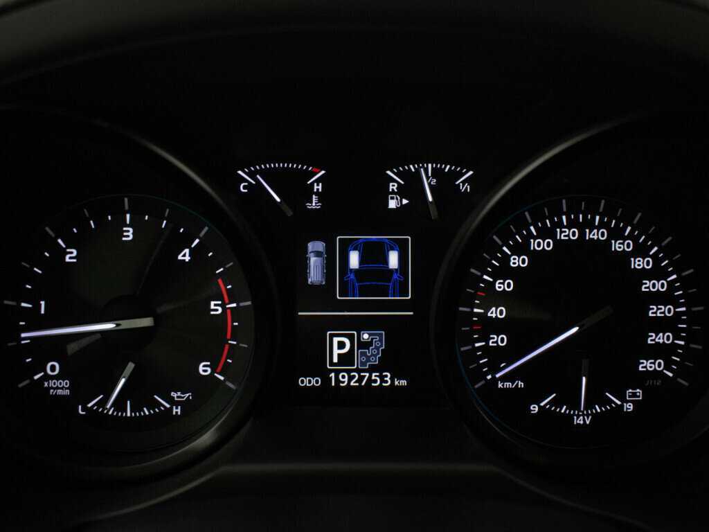 Toyota Land Cruiser 2014 года с пробегом. Фото: #12