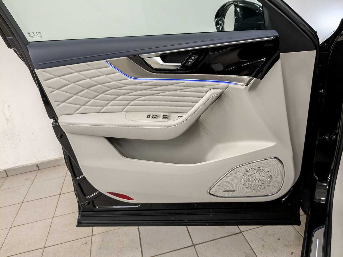 Hongqi HS5 2024 года с пробегом. Фото: #18