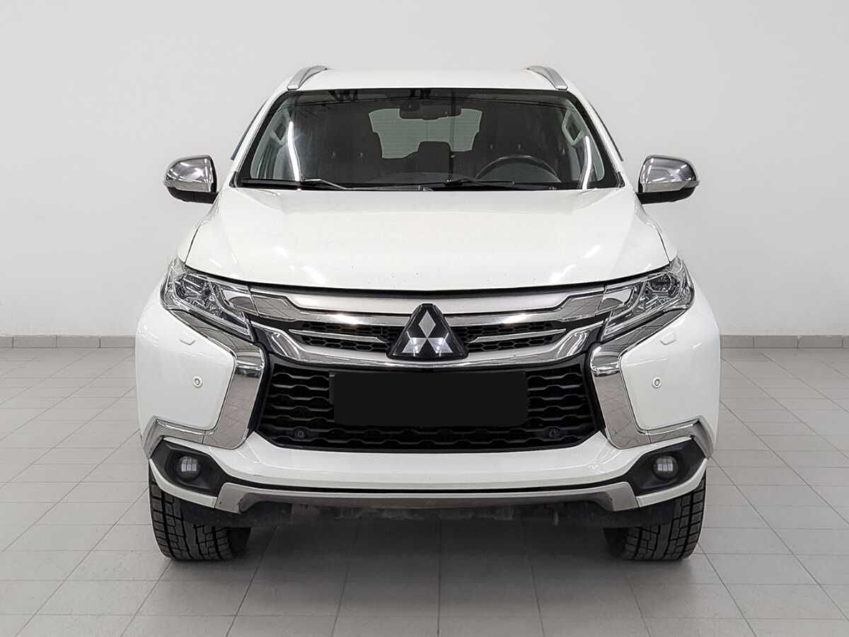 Mitsubishi Pajero Sport 2017 года с пробегом. Фото: #1