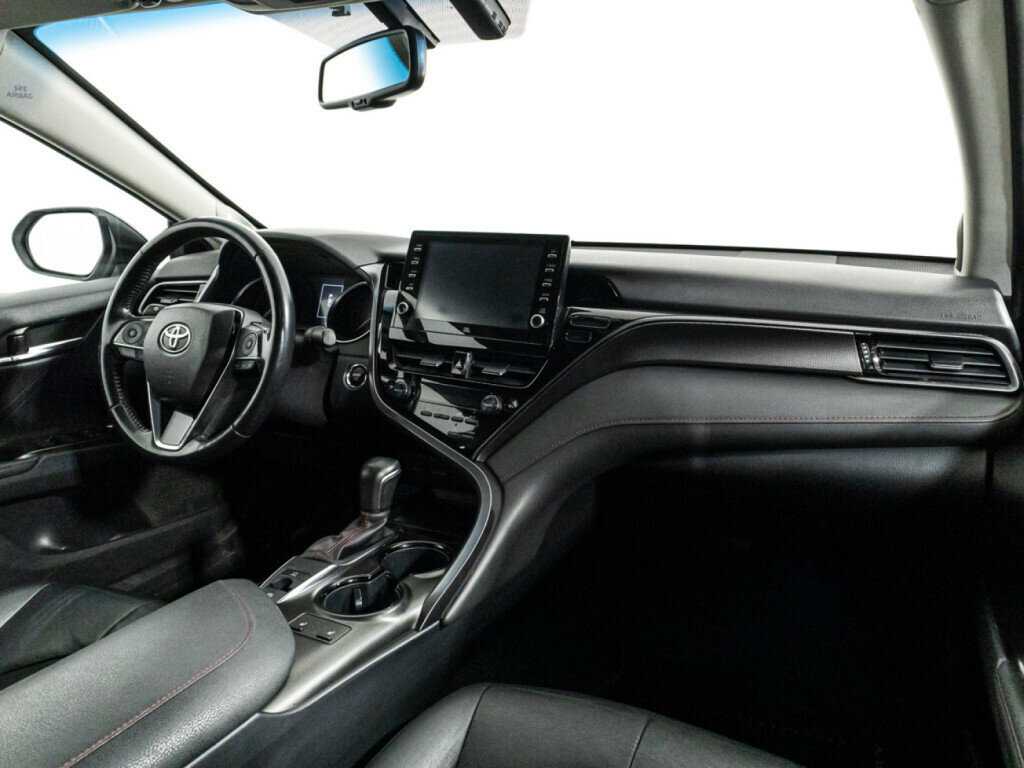 Toyota Camry 2021 года с пробегом. Фото: #8