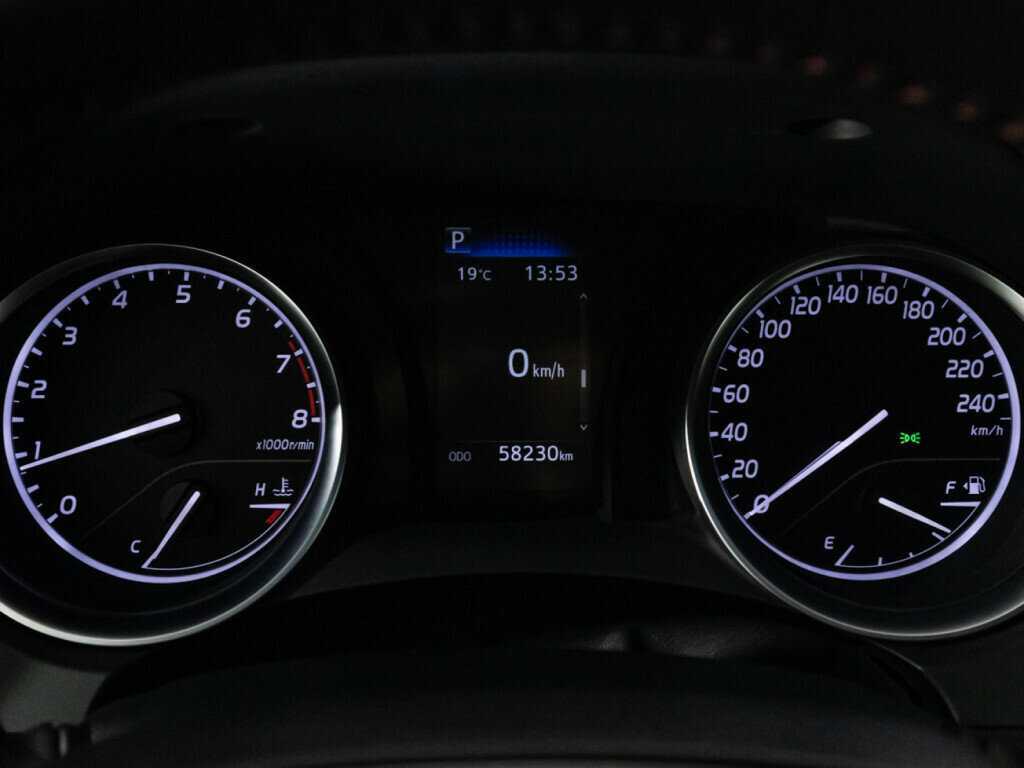 Toyota Camry 2021 года с пробегом. Фото: #11