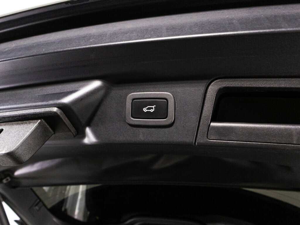 Land Rover Range Rover Velar 2019 года с пробегом. Фото: #14