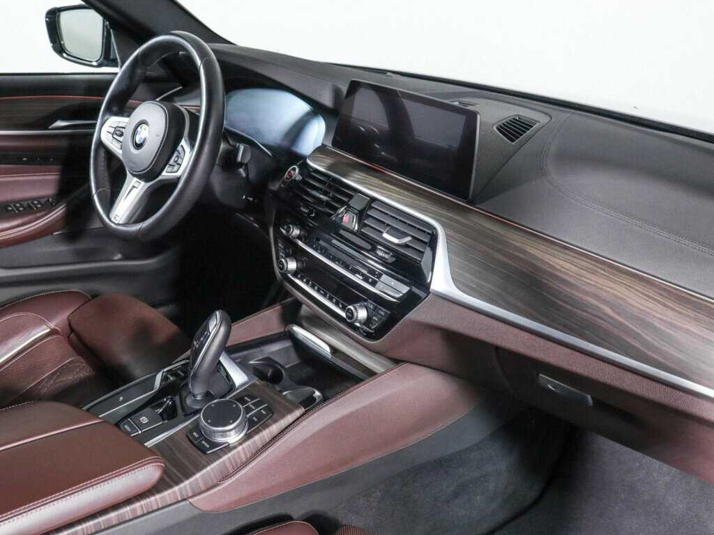 BMW 5 серии 2018 года с пробегом. Фото: #6