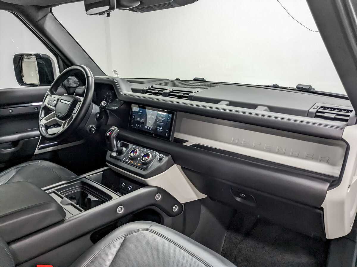 Land Rover Defender 2021 года с пробегом. Фото: #10