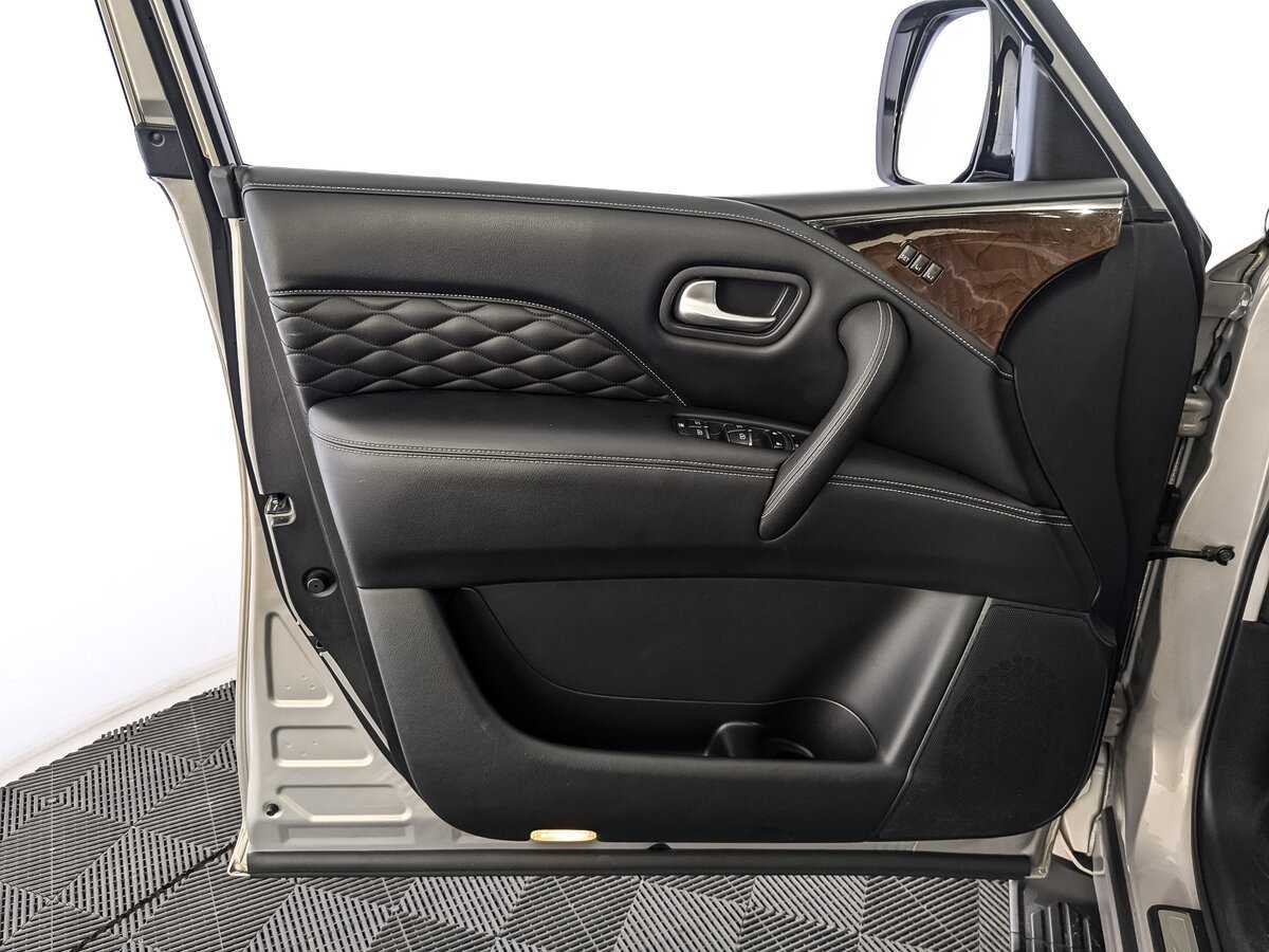 Infiniti QX80 2018 года с пробегом. Фото: #18