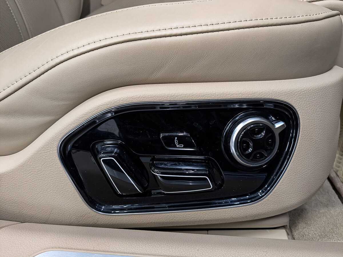 Audi A8 2014 года с пробегом. Фото: #24